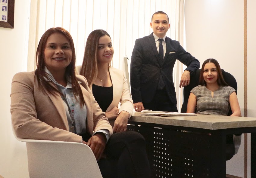 Sierra y Consultores Abogados