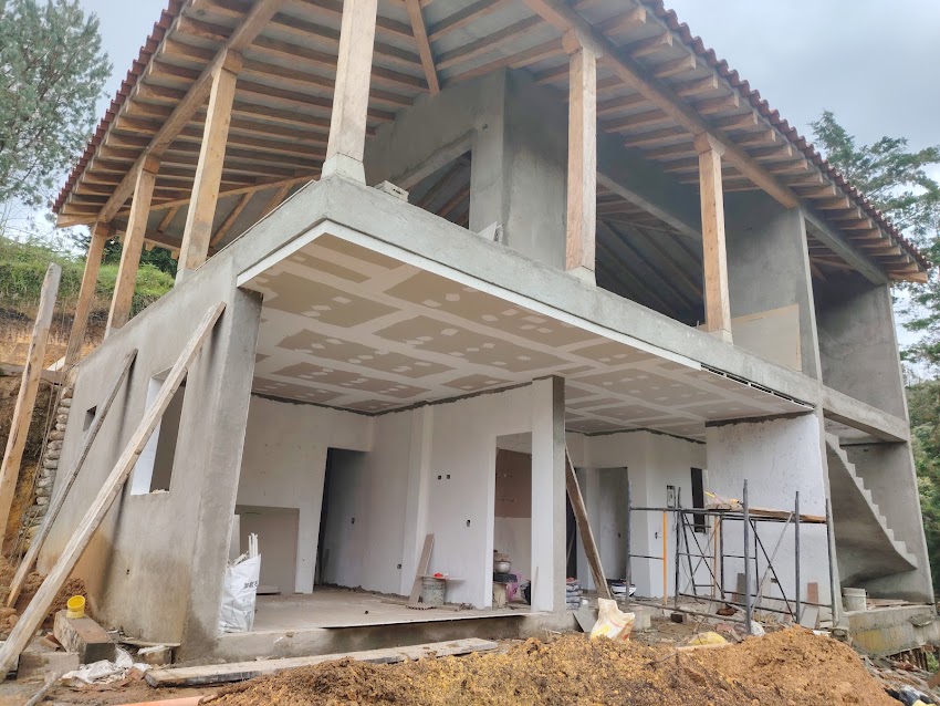 CONSULTORIA, DISEÑO Y CONSTRUCCION