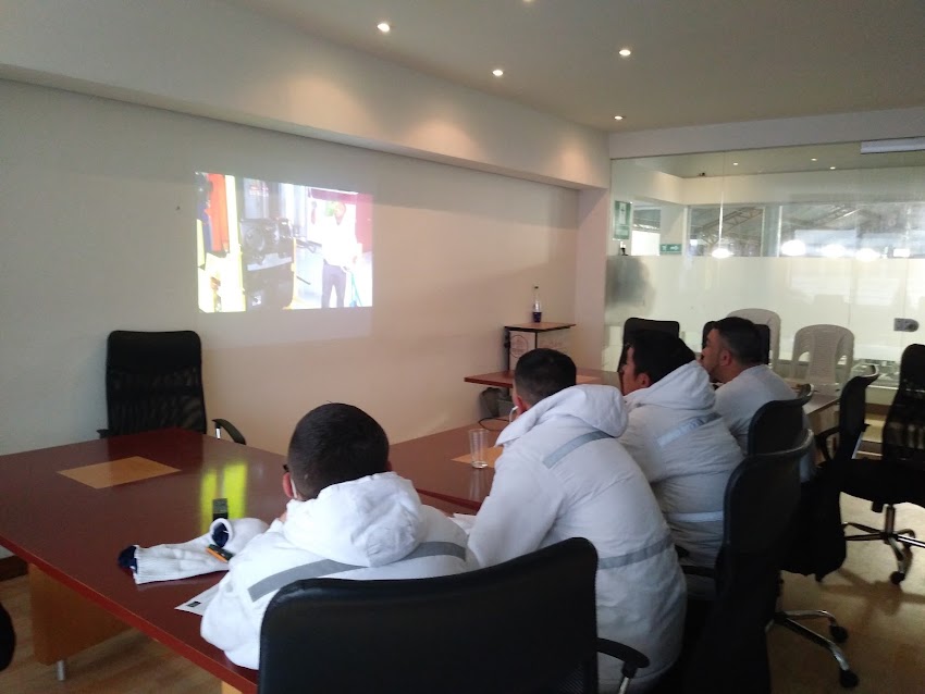BUSINESS AND RENTAL SAS, CAPACITACIÓN Y CERTIFICACIÓN EN MONTACARGAS