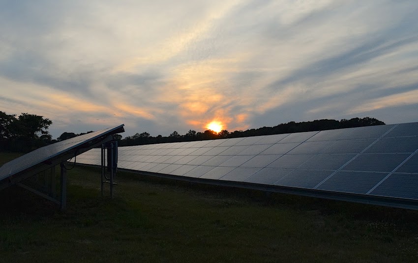 Morrigan Rook: Desarrollo y construcción de plantas de generación de energía renovable.