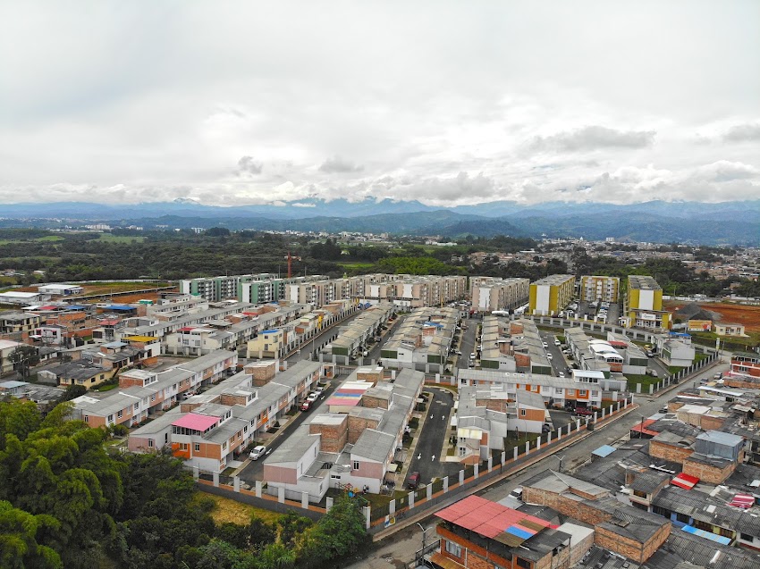 Proyecto de vivienda VIS Ciudad Celeste / DOS CONSTRUCTORES SAS