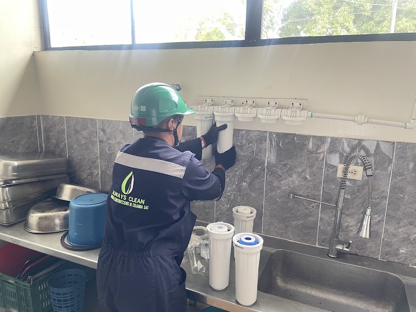 ALWAYS CLEAN COLOMBIA SAS